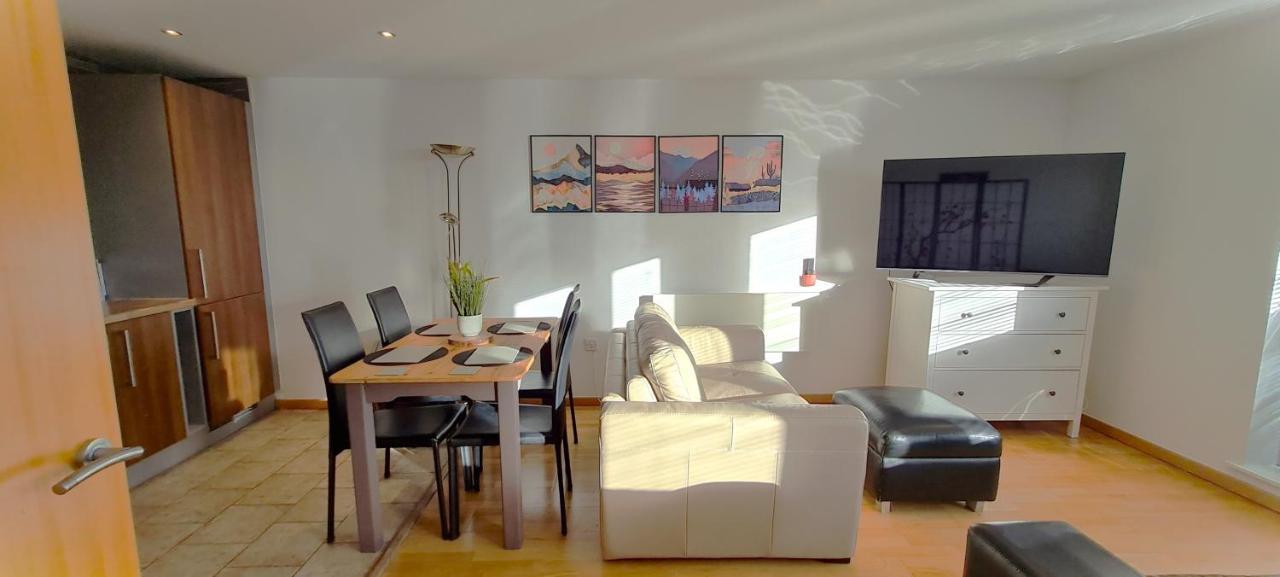 Sidemersey Livings- Convenient 1-Bedroom Flat With A View, Central Liverpool Exteriér fotografie